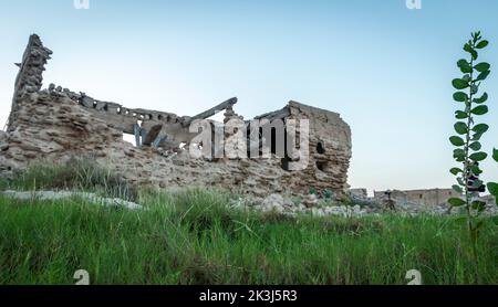 Al Jazirat Al Hamra, die Geisterstadt Ras Al Khaimah, wurde aufgegeben, als der Ölreichtum die Urbanisierung der VAE hervorbrachte. Stockfoto