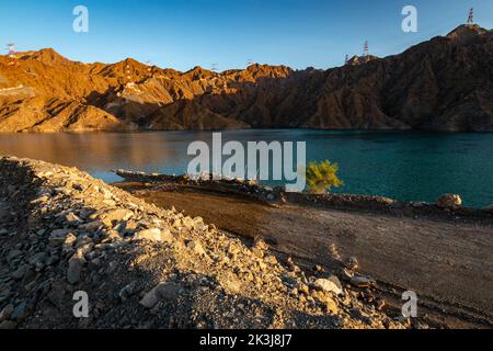 Shawka Dam, der sich in Wadi Shawka an der östlichen Außenfassade von Ras Al Khaimah an der Grenze zu Sharjah befindet. „Wadi Shawka ist die ideale Familienrekreationa Stockfoto