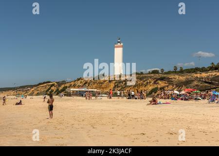 Touristen am Strand von Matalascanas, Andalusien, Spanien Stockfoto