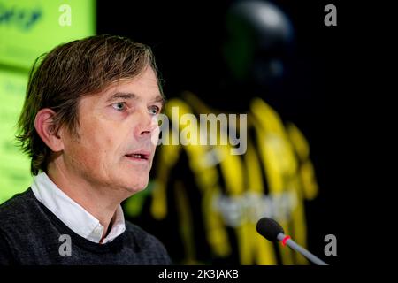 ARNHEM - Philip Cocu bei seiner Präsentation als Cheftrainer von Vitesse. Der 101-malige Orange-Nationalspieler folgt auf Thomas Letsch, der letzte Woche zum deutschen VfL Bochum gewechselt ist. Cocu ist seit seiner Entlassung Ende 2020 im Derby County in England ohne Club. ANP ROBIN VAN LONKHUIJSEN Stockfoto