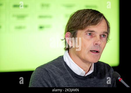 ARNHEM - Philip Cocu bei seiner Präsentation als Cheftrainer von Vitesse. Der 101-malige Orange-Nationalspieler folgt auf Thomas Letsch, der letzte Woche zum deutschen VfL Bochum gewechselt ist. Cocu ist seit seiner Entlassung Ende 2020 im Derby County in England ohne Club. ANP ROBIN VAN LONKHUIJSEN Stockfoto