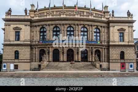 Prag - Tschechische Republik - 08 01 2020 Fassade des Gebäudes der Tschechischen Philharmonie Stockfoto