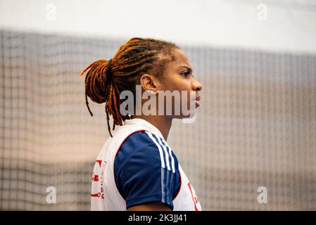 Creteil, Frankreich - 27. September 2022, Coralie Lassource aus Frankreich beim Training der französischen Frauen-Handballmannschaft am 27. September 2022 im La Maison du Handball in Creteil, Frankreich - Foto Antoine Massinon / A2M Sport Consulting / DPPI Stockfoto