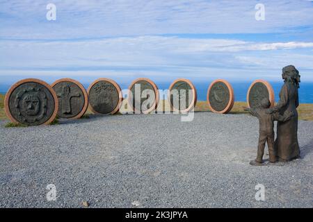 Children of the Earth, Denkmal in Nordkapp von sieben Kindern aus allen Teilen der Welt, symbolisiert Zusammenarbeit, Freundschaft, Hoffnung und Freude acro Stockfoto