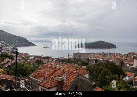 Überblick über die alte ummauerte Stadt Dubrovnik, Kroatien. Stockfoto