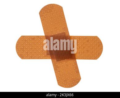 Medizinische Klebebandage, zwei Patch-Bandagen, die isoliert auf weißem, schneidendem Pfad gekreuzt wurden Stockfoto