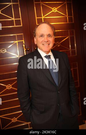 Dr. Daniel Yergin, amerikanischer Ökonom, Gelehrter und Schriftsteller, Pulitzer-Preisträger, Mitgründer von CERA-Beratungsunternehmen, Autor des Preises, der Quest und anderer Stockfoto