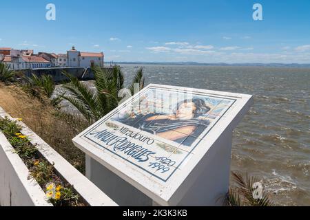 Der Aussichtspunkt Amalia Rodrigues im Flussgebiet von Alcochete, Portugal Stockfoto