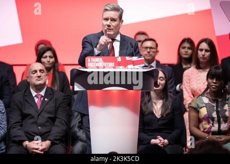 Der Labour-Vorsitzende Sir Keir Starmer hält seine Grundsatzrede vor der Labour Party Konferenz in Liverpool. Bilddatum: Dienstag, 27. September 2022. Stockfoto