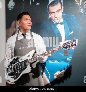 Die Auktion „Sixty Years of James Bond“ findet am Mittwoch, den 28. September 2022, anlässlich des 60.. Jahrestages von James Bond auf der si statt Stockfoto