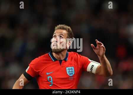 Harry Kane aus England in Aktion. England gegen Deutschland, UEFA Nations League Internationales Spiel der Gruppe C im Wembley-Stadion in London am Montag, 26.. September 2022. Nur zur redaktionellen Verwendung. Bild von Andrew Orchard/Andrew Orchard Sportfotografie/Alamy Live News Stockfoto