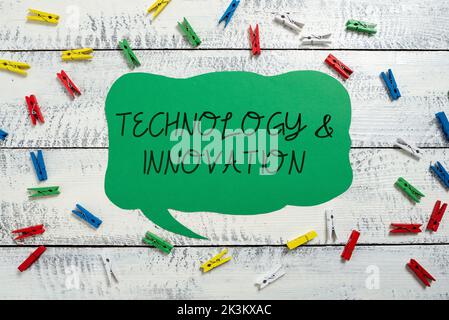 Handschriftenschild TechnologieundInnovation. Wort für die Anwendung besserer Lösungen für neue Marktanforderungen Stockfoto