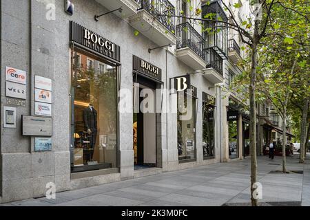 Madrid, Spanien, 2022. September. Blick auf das Logo der Modemarke Boggi aus dem Store im Stadtzentrum Stockfoto