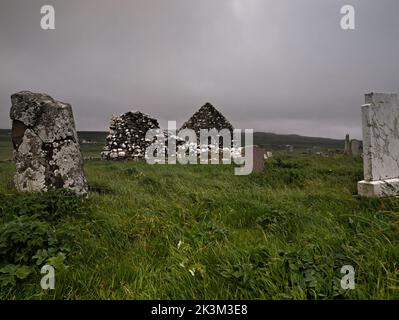 Die zerstörte Kirche in Trumpan, dem Ort des Macleod-Massakers, Waternish, Isle of Skye, Schottland Stockfoto