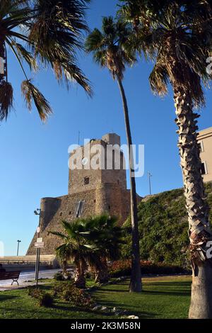 Termoli, Molise, Italien -08-29-2022- das schwäbische Schloss. Stockfoto