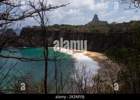 Eine Luftaufnahme des Strandes Praia do Sancho im Fernando de Noronha Archipel, Pernambuco, Brasilien Stockfoto