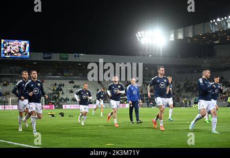 Schottland wärmt sich vor dem Spiel der UEFA Nations League im Stadion Cracovii in Krakau, Polen, auf. Bilddatum: Dienstag, 27. September 2022. Stockfoto