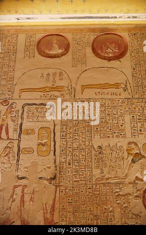 Das farbenfrohe Grab von Ramesses VI in Luxor Stockfoto