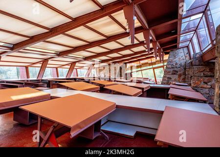 Scottsdale, Arizona, USA - 20. September 2022: Innenansicht des Taliesin West-Schulstudios, Winterhaus des berühmten Architekten Frank Lloyd Wright. Stockfoto