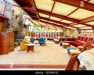 Scottsdale, Arizona, USA - 20. September 2022: Innenansicht von Taliesin West, Winterhaus und Schule des berühmten Architekten Frank Lloyd Wright. Stockfoto