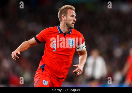 London, Großbritannien. 26. September 2022. Harry Kane von England während des UEFA Nations League-Spiels der Gruppe C zwischen England und Deutschland im Wembley-Stadion am 26. 2022. September in London, England. (Foto von Daniel Chesterton/phcimages.com) Quelle: PHC Images/Alamy Live News Stockfoto