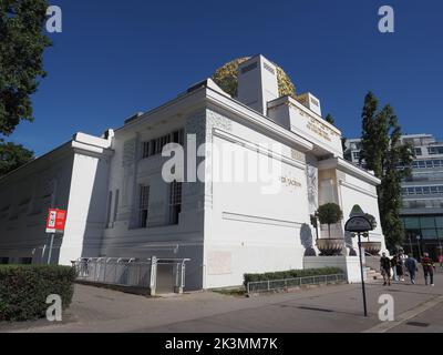 WIEN, ÖSTERREICH - UM 2022: Wiener Secession von Olbrich um 1897, der Zeit ihre Kunst der Kunst ihre Freiheit Ver Sacrum Übersetzung in jedes Alter Stockfoto