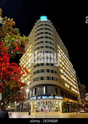 2019.09.12 Malaga, Spanien - AC Hotel Malaga Palacio in der Nacht. Costa del Sol, Provinz Malaga, Andalusien, Spanien. Hochwertige Fotos Stockfoto