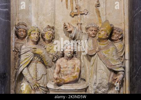 Die Taufe von Clovis I., König der Franken am Weihnachtstag 508 durch den Heiligen Remigius in der Basilika Saint-Remi in Reims (Marne), Frankreich Stockfoto