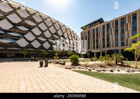 Hazza bin Zayed Stadium befindet sich neben dem Al Ain Platz in Al Ain, Vereinigte Arabische Emirate Stockfoto