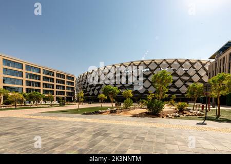 Hazza bin Zayed Stadium befindet sich neben dem Al Ain Platz in Al Ain, Vereinigte Arabische Emirate Stockfoto