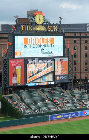 Menschenmassen in Camden Yards im Oriole Park für das Orioles-Spiel in Baltimore, Maryland Stockfoto