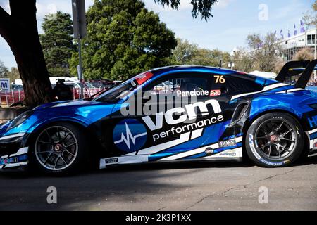 Der Porsche Carreras bereitet sich während des Grand Prix von Australien F1 auf den Cup im Albert Park vor Stockfoto