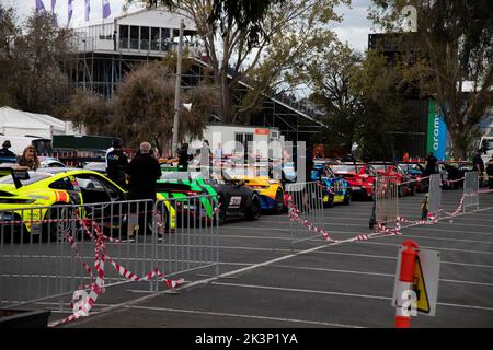 Der Porsche Carreras bereitet sich während des Grand Prix von Australien F1 auf den Cup im Albert Park vor Stockfoto