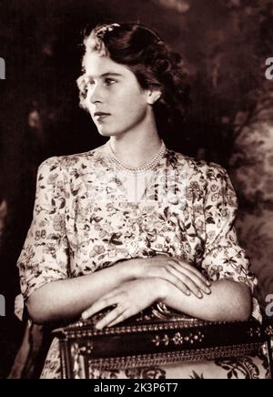 Die junge Prinzessin Elizabeth (später Königin Elizabeth II.) in einem Studioporträt von 1944 kurz vor ihrem 18.. Geburtstag. Stockfoto