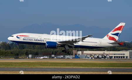 Richmond, British Columbia, Kanada. 27. September 2022. Ein Boeing 777-200ER-Jetliner (G-YMMI) von British Airways landet auf dem internationalen Flughafen Vancouver. (Bild: © Bayne Stanley/ZUMA Press Wire) Stockfoto