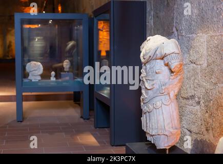 Gut erhaltene antike Skulpturen im Demre Museum der lykischen Zivilisationen Stockfoto