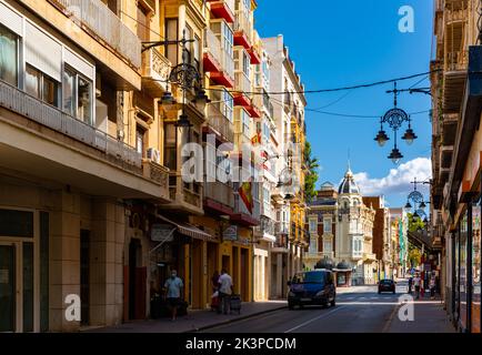 Cartagena, Spanien - 20. September 2020: Spazieren Sie durch die schönen Straßen der Altstadt von Cartagena. Spanien Stockfoto