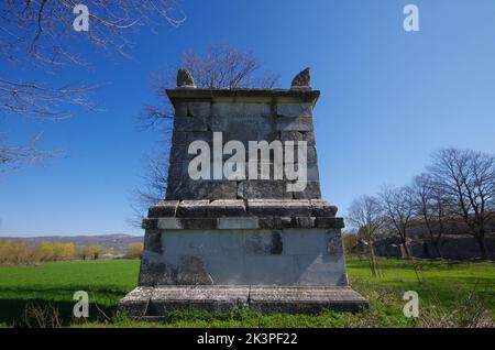 Sepino - Molise - Italien - Archäologische Stätte von Altilia: Mausoleum des Publius Numisius Ligus Stockfoto