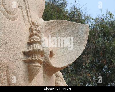 Nahaufnahme des schönen Veerabhadra Hindu-Tempels in Lepakshi im Bundesstaat Andhra Pradesh, Indien Stockfoto