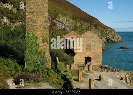 Porth Wen, Stillgehaltenes Ziegelwerk, Anglesey, North Wales Vereinigtes Königreich. Stockfoto