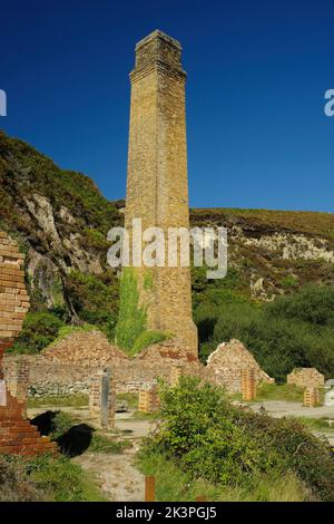 Porth Wen, Stillgehaltenes Ziegelwerk, Anglesey, North Wales Vereinigtes Königreich. Stockfoto