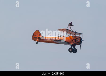 Aero Superbatics WingWalking Team zeigt auf der Blackpool Air Show 2022 Stockfoto