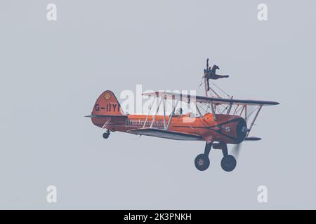 Aero Superbatics WingWalking Team zeigt auf der Blackpool Air Show 2022 Stockfoto