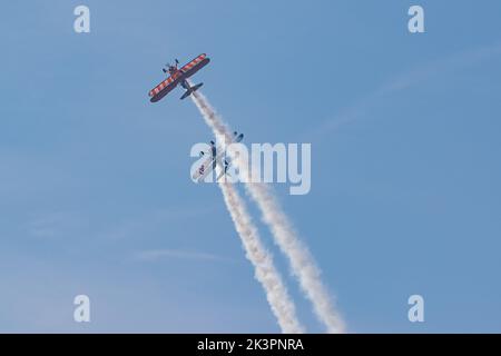 Aero Superbatics WingWalking Team zeigt auf der Blackpool Air Show 2022 Stockfoto