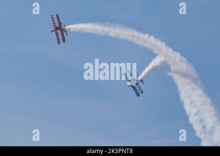 Aero Superbatics WingWalking Team zeigt auf der Blackpool Air Show 2022 Stockfoto