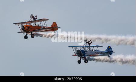 Aero Superbatics WingWalking Team zeigt auf der Blackpool Air Show 2022 Stockfoto