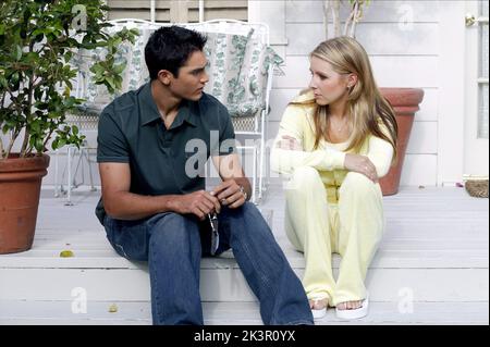 Tyler Hoechlin & Beverley Mitchell Television: 7. Heaven : Season 10 (TV-Serie) Charaktere: Martin Brewer & Lucy Camden USA 1996-2007, / 10. Staffel, Saison 10 (2005-2006) 19. September 2005 **WARNUNG** Dieses Foto ist nur für redaktionelle Verwendung bestimmt und unterliegt dem Copyright der SCHREIBWEISE TV und/oder des Fotografen, der von der Film- oder Produktionsfirma beauftragt wurde, und kann nur durch Publikationen im Zusammenhang mit der Bewerbung des oben genannten Films reproduziert werden. Eine obligatorische Gutschrift für DIE SCHREIBWEISE von TV ist erforderlich. Der Fotograf sollte auch bei Bekanntwerden des Fotos gutgeschrieben werden. Ohne schriftliche Genehmigung kann keine kommerzielle Nutzung gewährt werden Stockfoto