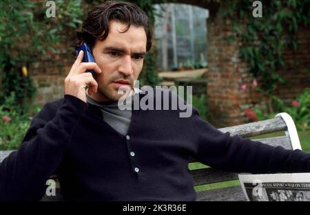 Ben Chaplin Film: Chromophobie (2005) Charaktere: Trent Regie: Martha Fiennes 21 May 2005 **WARNUNG** Dieses Foto ist nur für redaktionelle Verwendung bestimmt und unterliegt dem Copyright von MOMENTUM PICORS und/oder des Fotografen, der von der Film- oder Produktionsfirma beauftragt wurde und darf nur von Publikationen im Zusammenhang mit der Bewerbung des oben genannten Films reproduziert werden. Eine obligatorische Gutschrift für MOMENTUM-BILDER ist erforderlich. Der Fotograf sollte auch bei Bekanntwerden des Fotos gutgeschrieben werden. Ohne schriftliche Genehmigung der Film Company kann keine kommerzielle Nutzung gewährt werden. Stockfoto