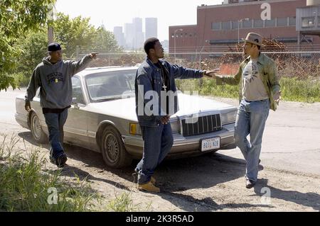 Tory Kittles, Curtis Jackson Aka 50 Cent & Terrence Dashon Howard Film: Get Rich Or Die Tryin'; Get Rich Or Die Trying (2005) Charaktere: Justice, & Regie: Jim Sheridan 09 November 2005 **WARNUNG** Dieses Foto ist nur für redaktionelle Zwecke bestimmt und unterliegt dem Copyright von PARAMOUNT und/oder des Fotografen, der von der Film- oder Produktionsfirma beauftragt wurde.Es kann nur von Publikationen im Zusammenhang mit der Bewerbung des oben genannten Films reproduziert werden. Eine obligatorische Gutschrift an PARAMOUNT ist erforderlich. Der Fotograf sollte auch bei Bekanntwerden des Fotos gutgeschrieben werden. Ohne schriftliche Genehmigung kann keine kommerzielle Nutzung gewährt werden Stockfoto