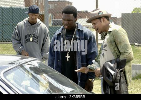 Tory Kittles, Curtis Jackson Aka 50 Cent & Terrence Dashon Howard Film: Get Rich Or Die Tryin'; Get Rich Or Die Trying (2005) Charaktere: Justice, & Regie: Jim Sheridan 09 November 2005 **WARNUNG** Dieses Foto ist nur für redaktionelle Zwecke bestimmt und unterliegt dem Copyright von PARAMOUNT und/oder des Fotografen, der von der Film- oder Produktionsfirma beauftragt wurde.Es kann nur von Publikationen im Zusammenhang mit der Bewerbung des oben genannten Films reproduziert werden. Eine obligatorische Gutschrift an PARAMOUNT ist erforderlich. Der Fotograf sollte auch bei Bekanntwerden des Fotos gutgeschrieben werden. Ohne schriftliche Genehmigung kann keine kommerzielle Nutzung gewährt werden Stockfoto